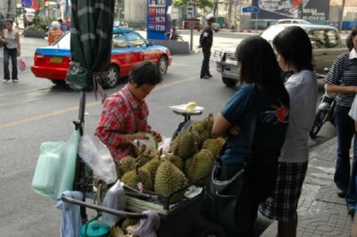 COMERCIO - PUESTO CALLEJERO FRUTA